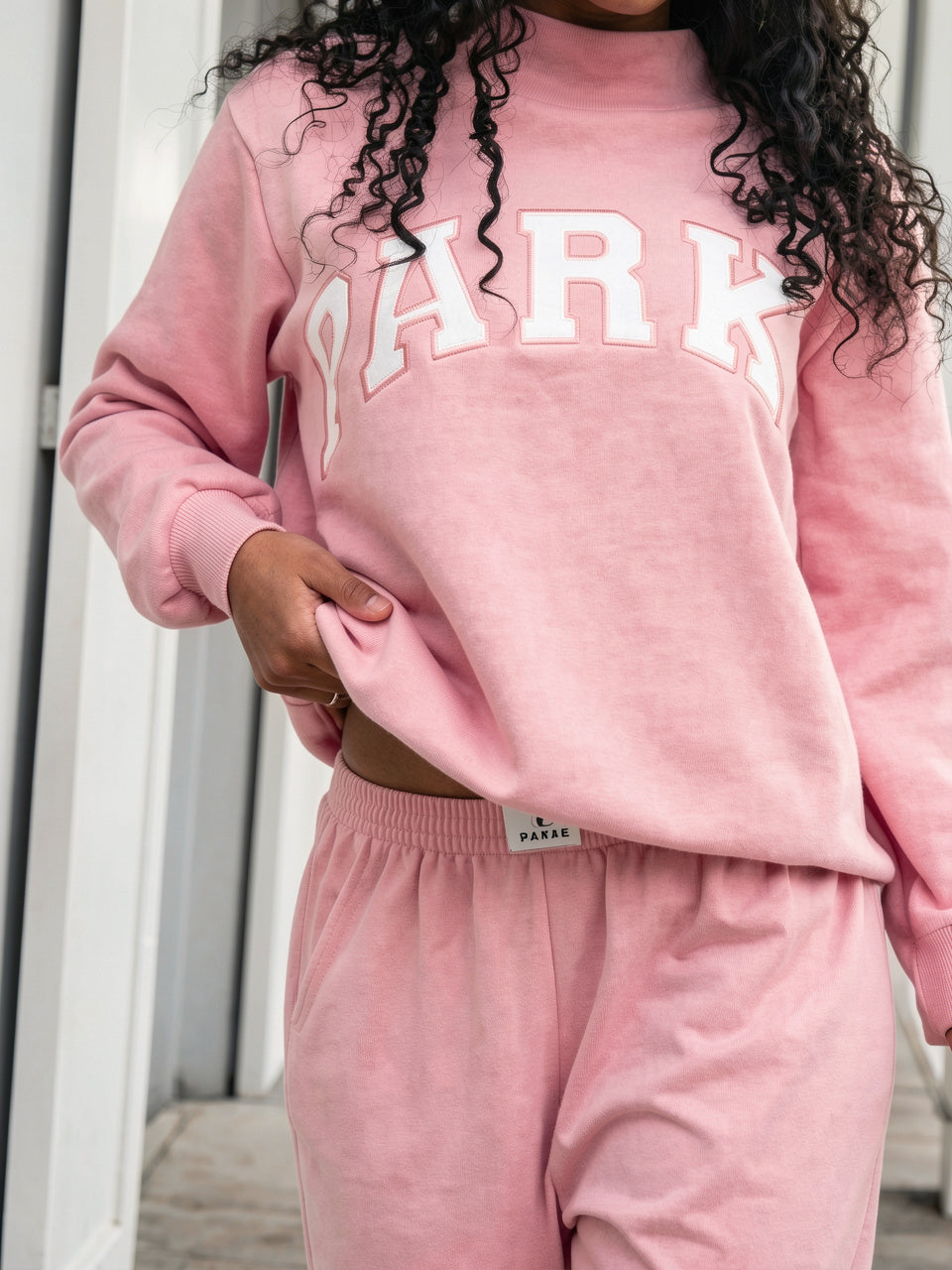 Pull Femme Imprimé Ample Motif Contemporain Confort - Rose / Blanc S